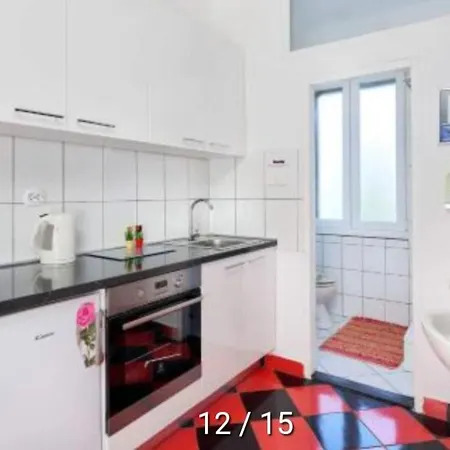 Izabela Apartment *